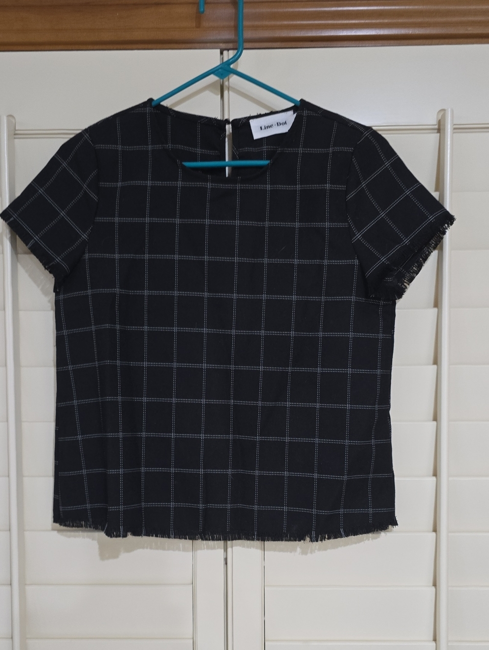 Line & Dot Black Windowpane Short Sleeve Top
